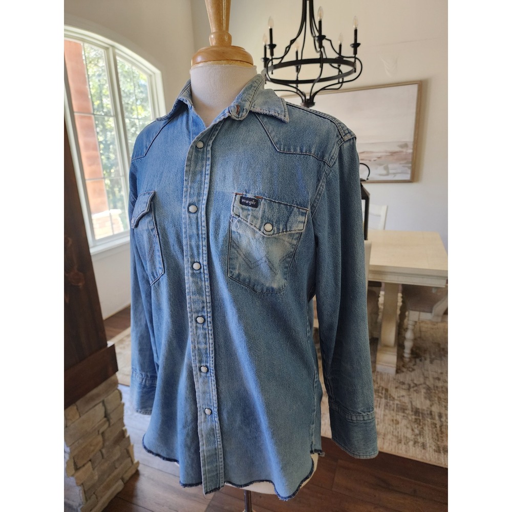 Vintage Wrangler Mens Western Denim Worked In  Pearl Snap Long Sleeve Cowboy